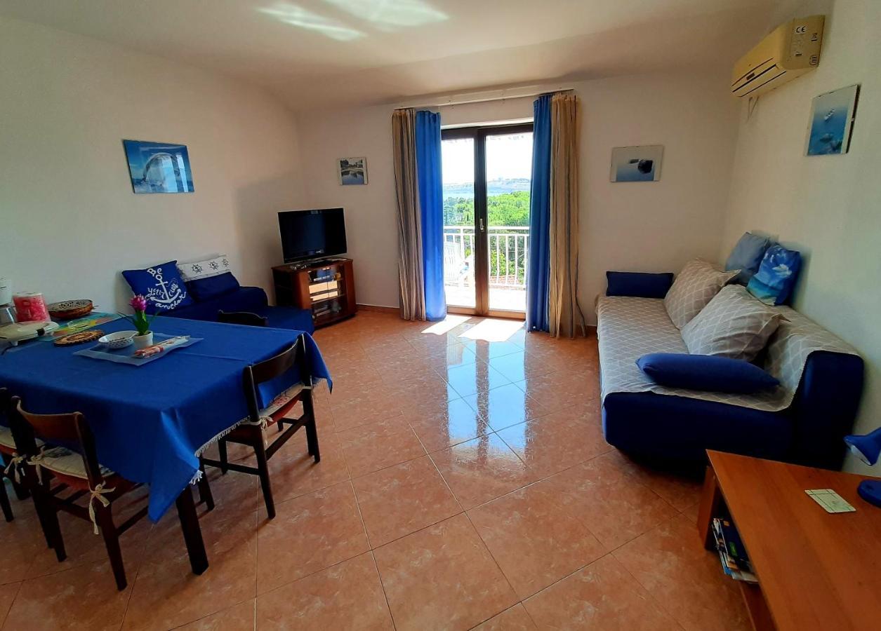 Apartment Rb Omisalj Bagian luar foto