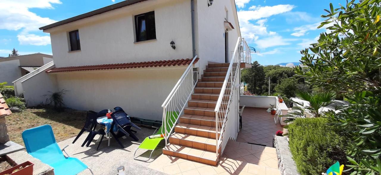 Apartment Rb Omisalj Bagian luar foto