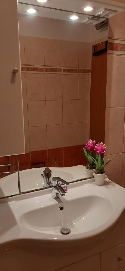Apartment Rb Omisalj Bagian luar foto