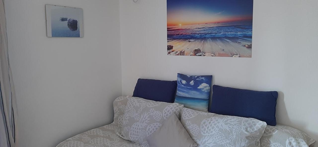 Apartment Rb Omisalj Bagian luar foto