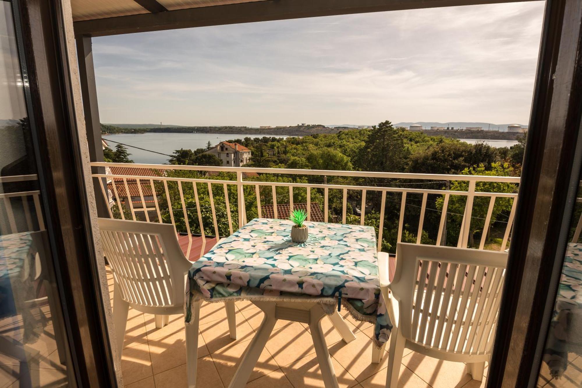 Apartment Rb Omisalj Bagian luar foto