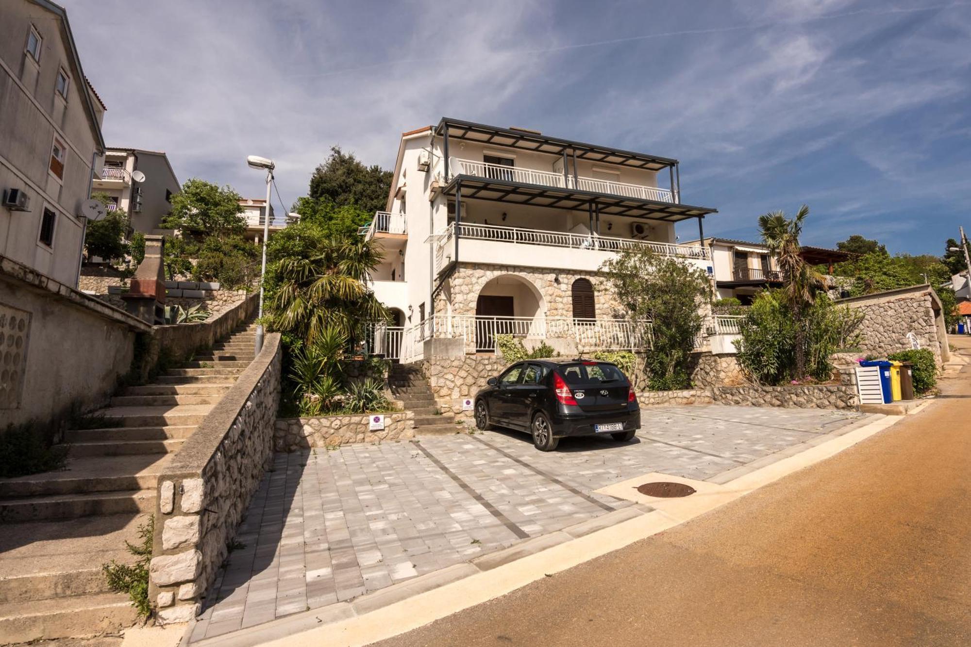 Apartment Rb Omisalj Bagian luar foto