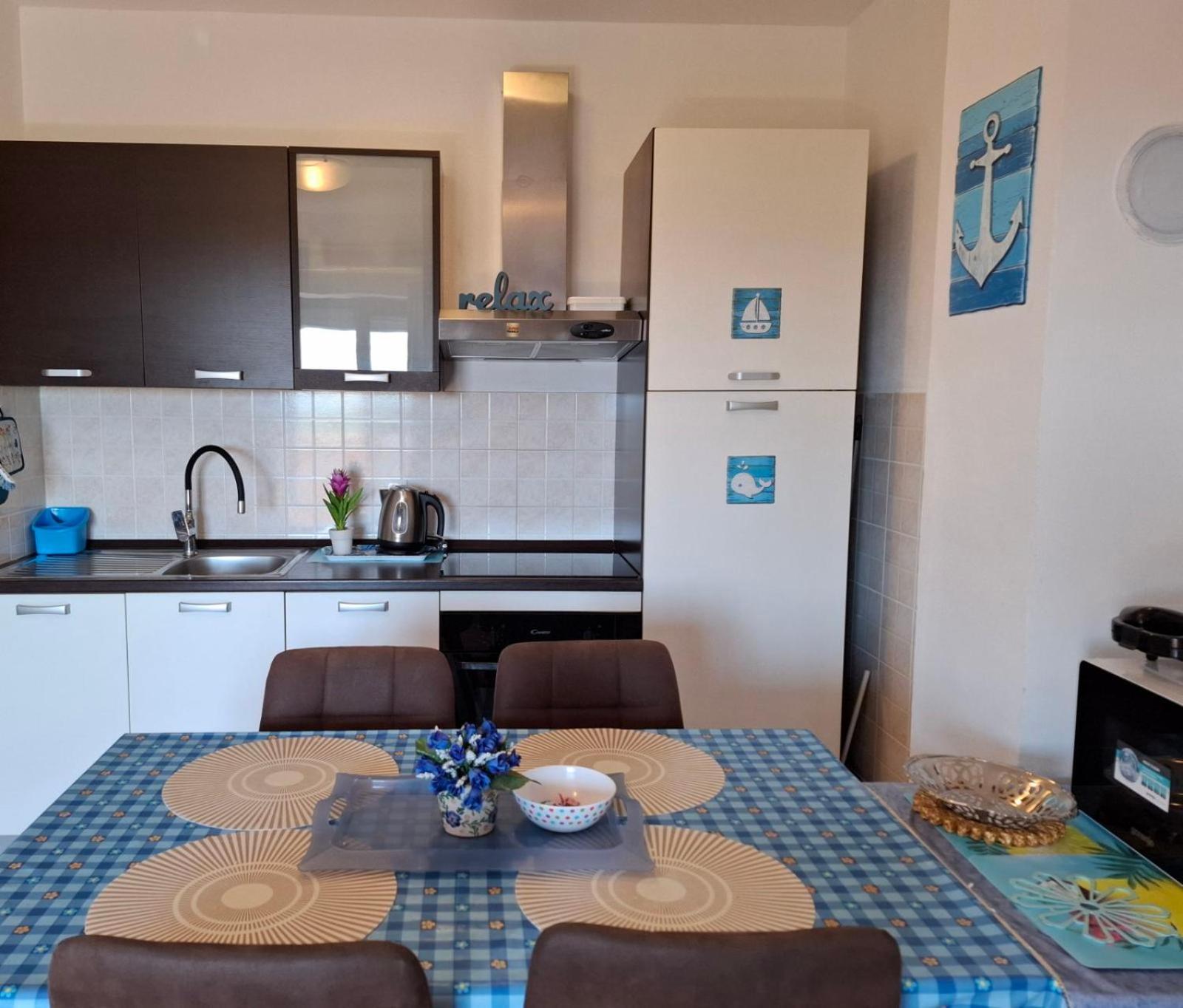 Apartment Rb Omisalj Bagian luar foto