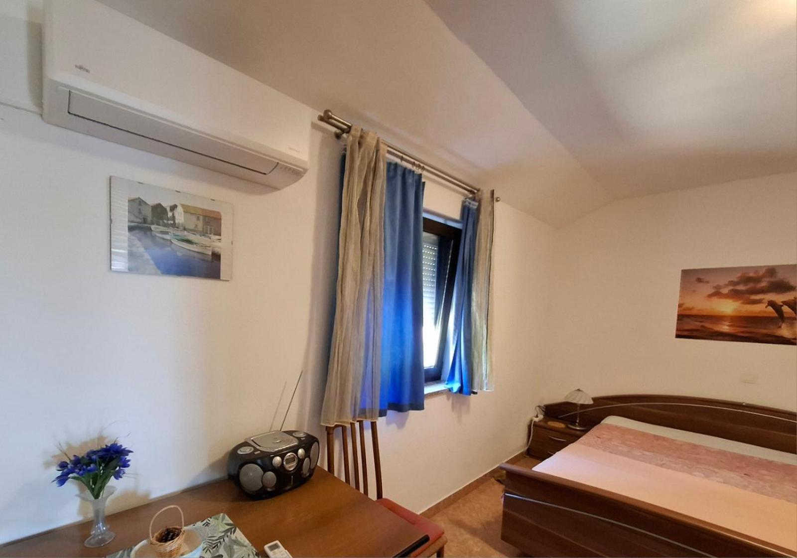 Apartment Rb Omisalj Bagian luar foto