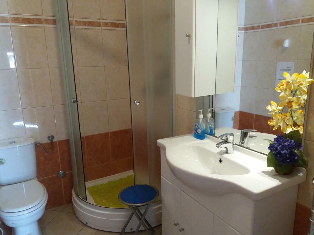 Apartment Rb Omisalj Bagian luar foto